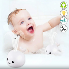 Игрушка для ванной TOPA Кит с подсветкой с фонтаном Spray Water Bath Toy Белый